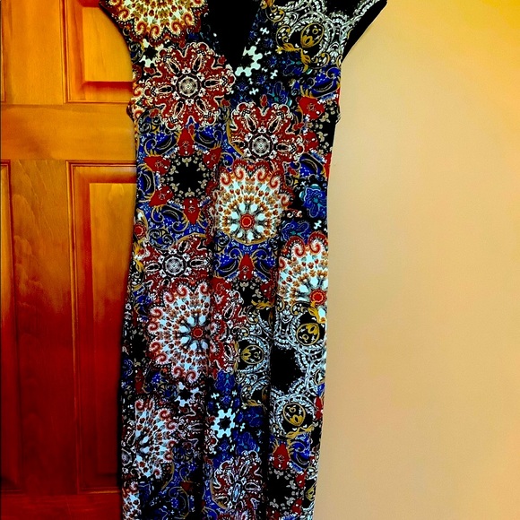 Dress women’s size 8 (2 inches below knee level) - Picture 1 of 5